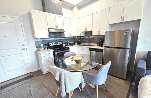 West Oak Trails Apartment | 💖 Entire Apartment: 1 Bedroom + 1 Bathroom · high ceilings · quiet place