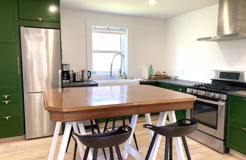 Wellington House | Entire bungalow in Hillier