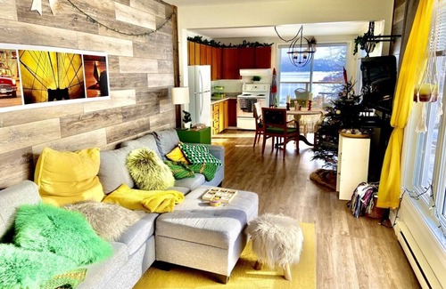 Lac Sainte-Marie Ski Chalet | Entire cottage (2 condos), perfect for families or large groups!