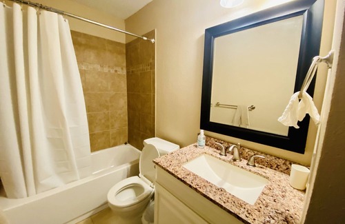 Milwood House | ENTIRE cozy ☼Extended Stay☼ home next to Apple