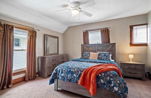 Bedford House | Entire Duplex w Historic District and Sleeps 12
