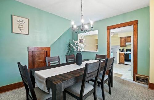 Bedford House | Entire Duplex w Historic District and Sleeps 12