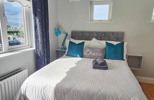 Donabate House | Entire Home 10 min from Dublin Airport