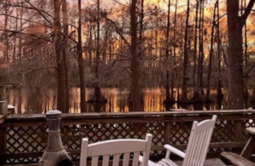 Votaw Cabin | Entire home in Cleveland, Texas