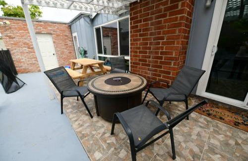 Serra Mesa House | Entire home, Pool, Free Parking, WiFi, Family Neighborhood!