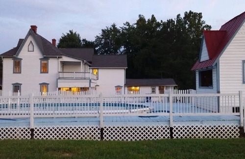 Newport House | Entire Home - Southern Maryland Between Washington, DC & Amish Farms