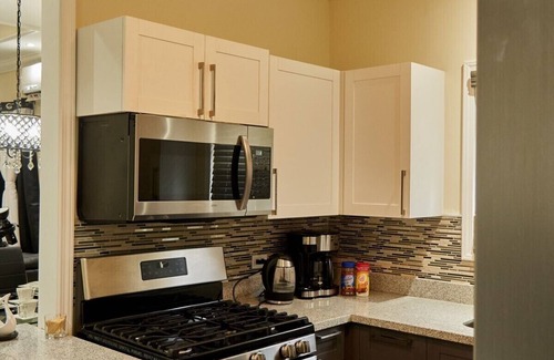 Lucea House | Entire House Cozy Luxury INN Ocean Pointe With Swim Pool,Gym And Free Parking