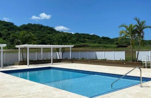 Lucea House | Entire House Cozy Luxury INN Ocean Pointe With Swim Pool,Gym And Free Parking