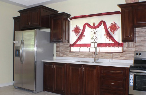 Saint Margarets Bay Apartment | Entire Luxury Apartment with contemporary decor