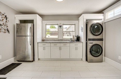 Lynn House | Entire Private home 3BDS 1 and half BTHS