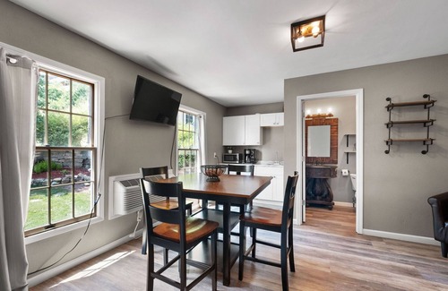 Grafton House | Entire property in the heart of Grafton on Main
