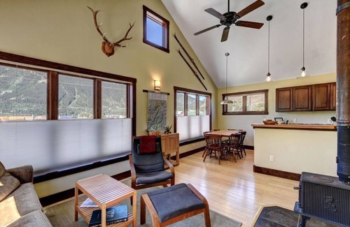 Silverton House | Entire Silverton home w/garage & bike tools!