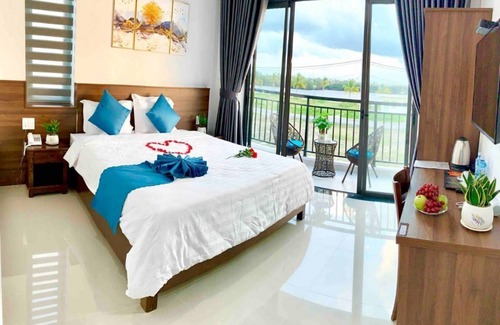 Cam An Bed & Breakfast | Entire top floor ✯2 deluxe rooms ✯4 double beds ✯Breakfast ✯Pool ✯Beach ✯Netflix