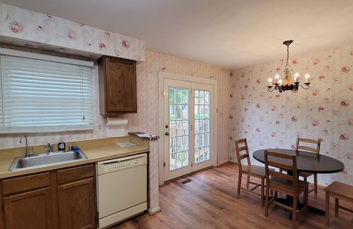Fairland House | Entire Townhouse in a safe neighborhood
