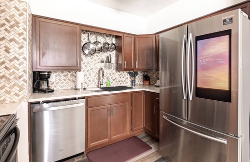 Fairview Park Apartment | Entire Two-Bedroom Full Bath Full Kitchen Apt with parking @ Georgetown Villas!