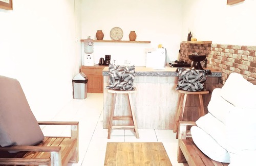 Babakan Villa | ENTIRE VILLA 2 Bedroom Spacious Outdoor Private Garden & Pool in Central Canggu