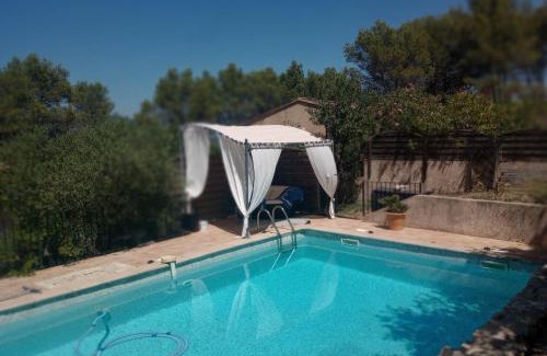La Roque-d'Antheron Apartment | Entre Vignes & Piano "Symphonie" studio 4 personnes