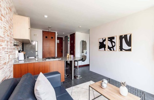 Las Lomas I Apartment | |EP| Comfy Unit w/Rooftop Pool, Gym, Views, Desk