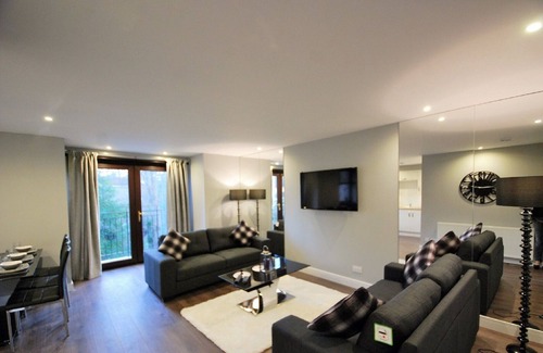 Aberdeen Apartment | EPI - 3 BED EN-SUITE CRAIGIEBURN PARK (BALCONY)
