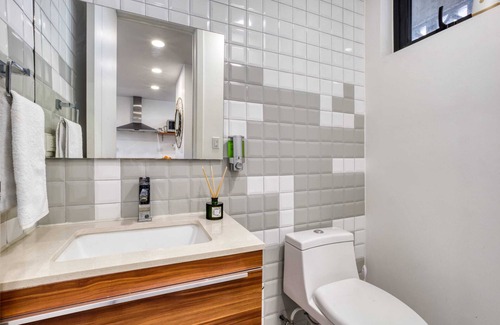 Avenida Revolucion Apartment | Epic Apt w/Balcony+View: GYM+B/Lounge+Pool Table