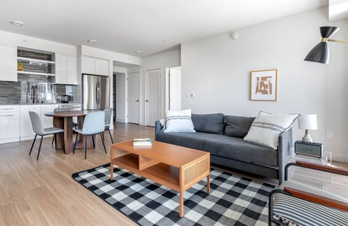Downtown Oakland Apartment | Epic Oakland 2BR w/AC, W/D, Sky Deck, next to BART, by Blueground