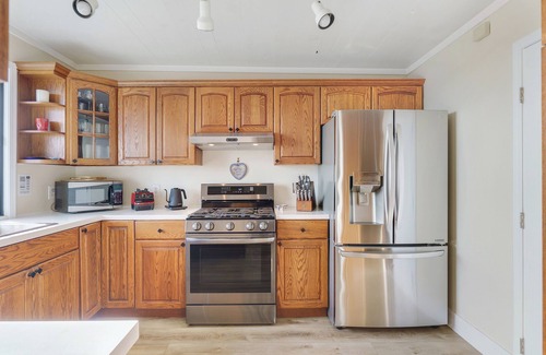 Bodega Bay House | Epic ocean views and sound of surf. Luxurious Beds. Fireplace. Hot Tub. Dogs OK.