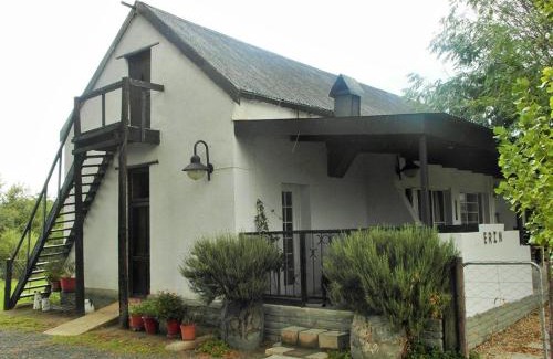 Inxuba Yethemba House | Erin Farmhouse & Cottages