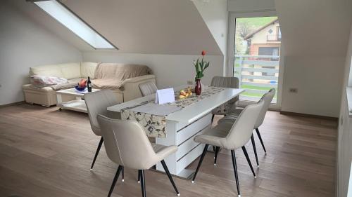 Klake Apartment | Eros & Aphrodite