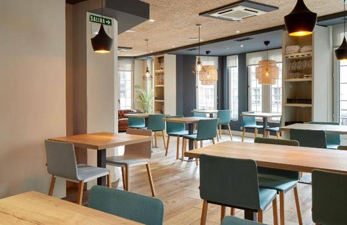 Segundo Ensanche Hotel | 20 m² Hotel ∙ 10 guests