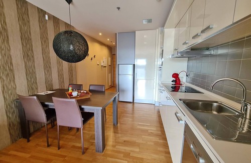 El Port Apartment | Apartment in Front of Fira Gran Via