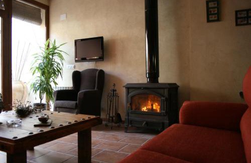 Villanueva del Rebollar de Sierra House | La Casa del Azafrán