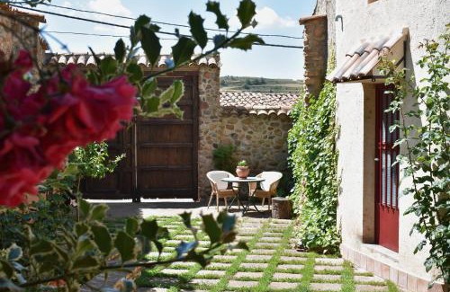 Villanueva del Rebollar de Sierra House | La Casa del Azafrán