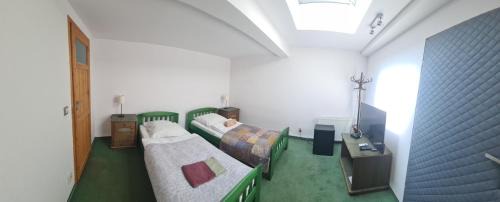 Lozina Hotel | Es8bar