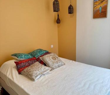 Montluel Apartment | Escapade en sable doré - T3