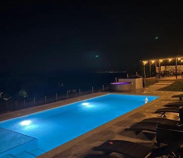 Ghelar House | Escape