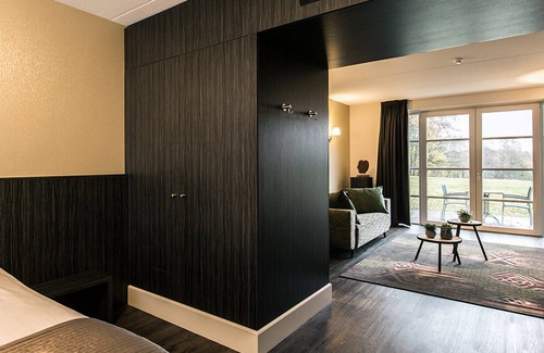 Berg en Dal Hotel | Escape to Charming Retreat! Room with Terrace, Near Vibrant Nijmegen City!
