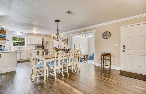 Brent House | Escape to Five Flags Retreat, Family & Pet Friendly