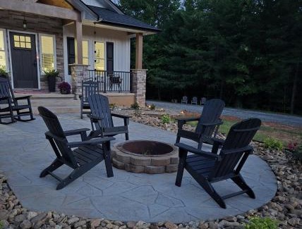 Stonecrest House | Escape To Lake Lure New 2-Bed Cottage With Gazebo