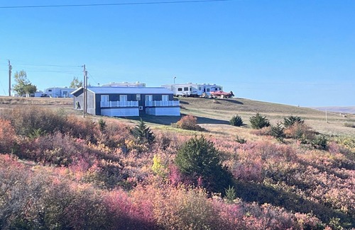 Fort Pierre Cabin | Escape to Lake Oahe: Breathtaking Views, Boat Ramp Near & Vast Hunting Grounds