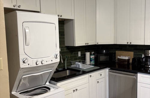 McKinney House | Escape to Moss Meadows: Your Serene Trip Awaits - Pet Friendly -
