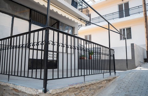 Troizinia Apartment | Escape To Mountain And Sea