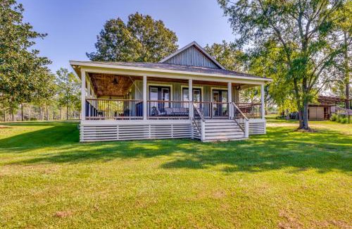 Harold House | Escape to Nature Lakefront Jay Cottage with Views!
