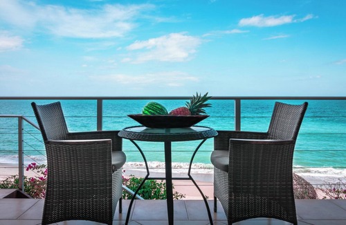 Boca Corona Apartment | Escape to Paradise Beachfront Suites at Panama's Premier Hotel Nautilus Suite
