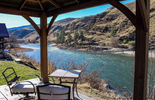 White Bird Cabin | Escape to River Retreat Cabin #4 — Salmon River Views & Adventure Out Your Door