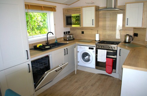 Paignton Cabin | Escape to the English Riviera: Luxury Lodge at Hoburne Devon Bay