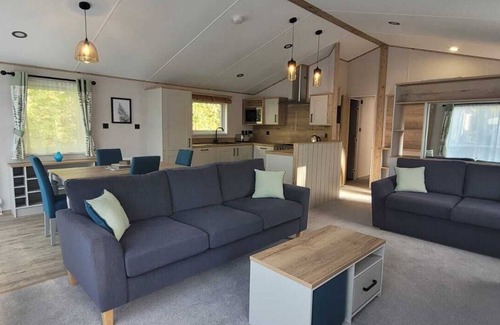 Paignton Cabin | Escape to the English Riviera: Luxury Lodge at Hoburne Devon Bay