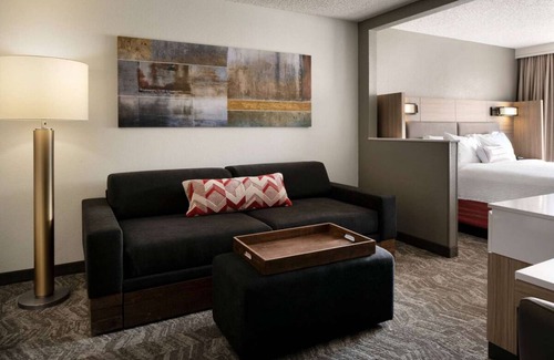Renton Resort | Escape to the Pacific Northwest! Indoor Pool!