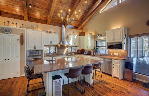 Winnsboro House | Escape to the shores of Lake Winnsboro!