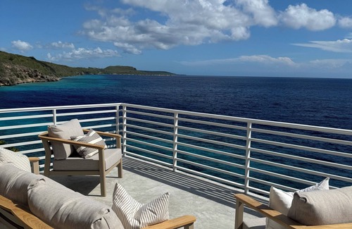 Soto House | ☆Escape to the Waterfront Sea Glass House☆