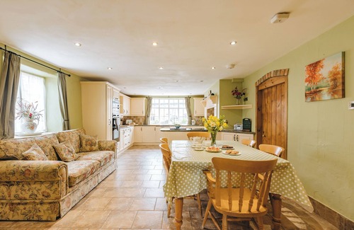 Newcastle-on-Clun House | Escape to this beautiful country retreat, rural location & excellent facilities